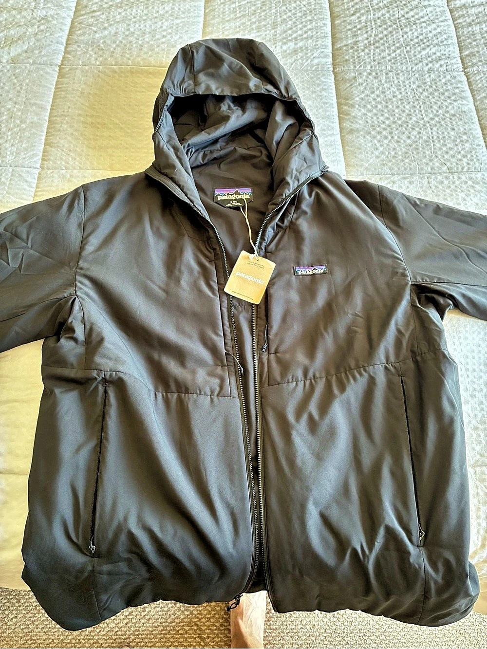 Patagonia Black Hooded Puffer Jacket NWT Nano hoody. Sunlight glare in photo. La